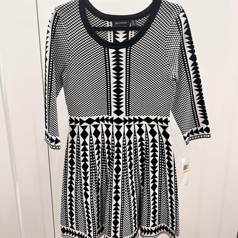 Nina Leonard Black and White Patterned Long Sleeve Dress